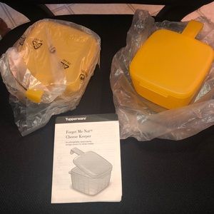 Brand new Tupperware forget me not container